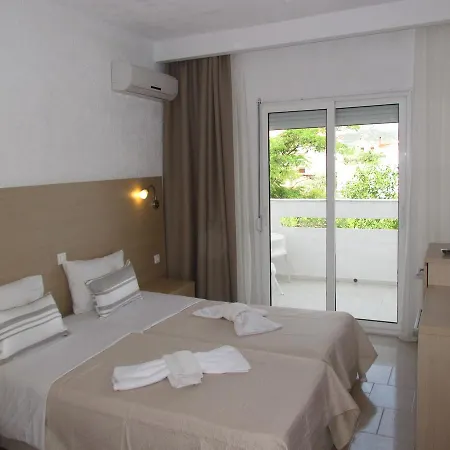 Ξενοδοχείο Castello 2*