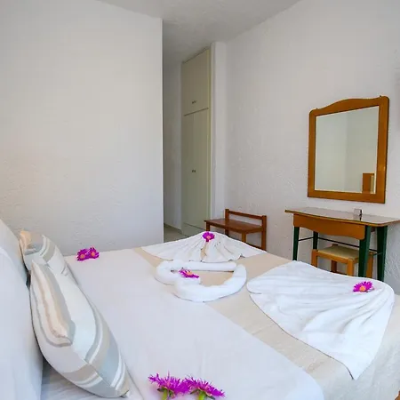 Castello Ξενοδοχείο 2*