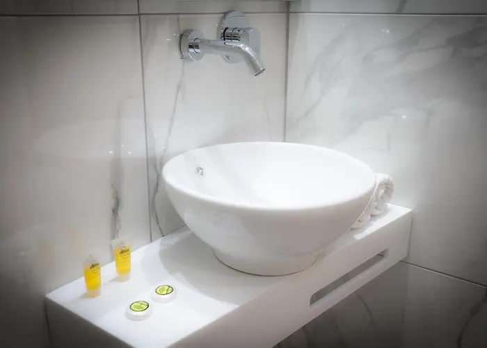 Castello מלון 2*